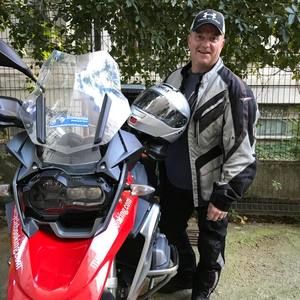 Meet your Posher, Ray